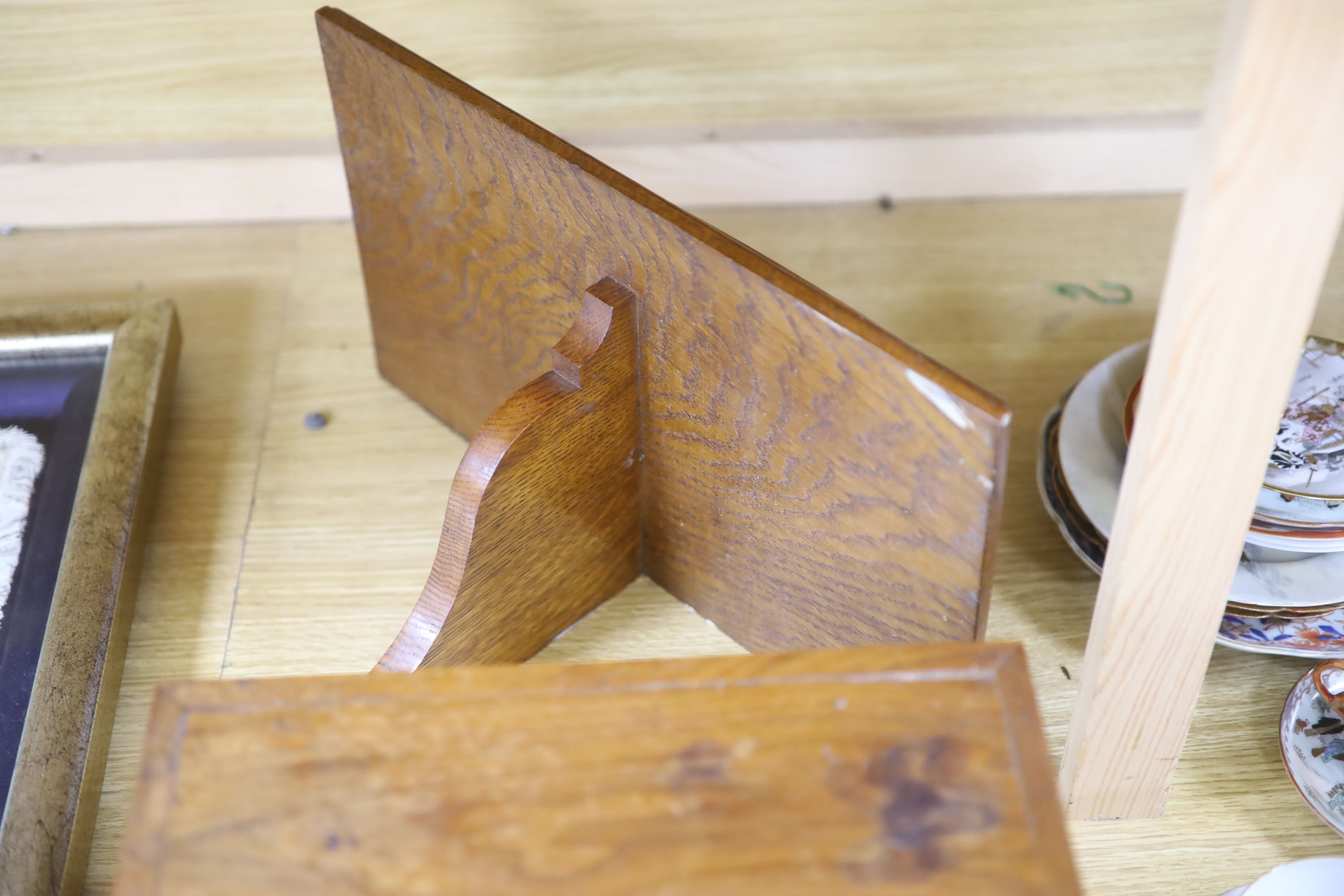 An oak cased barograph, with wall bracket, 36cm wide